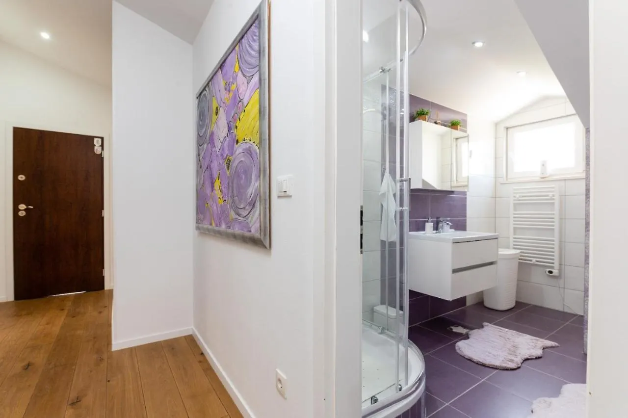 Little Gem Apartment Trogir 0*,